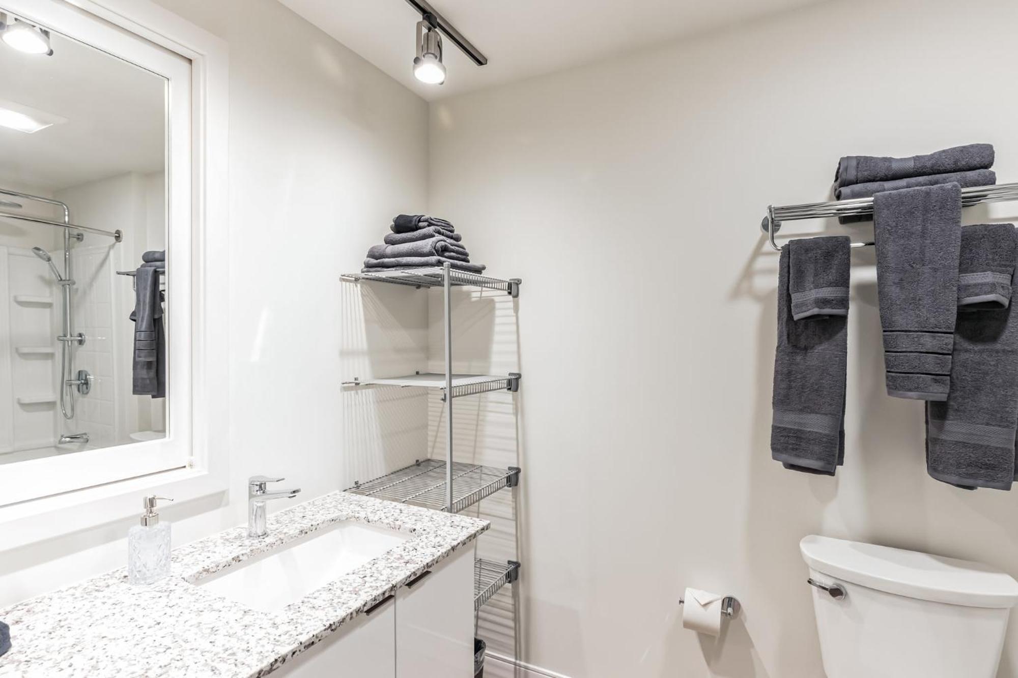 Urban Elegance Studio Oasis Prime Location Cleveland Ngoại thất bức ảnh